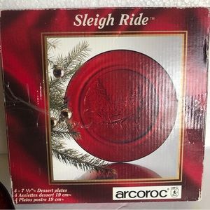 Set of 4 Arcoroc France Red Sleigh Ride Dessert Plates 7.5” NIB
